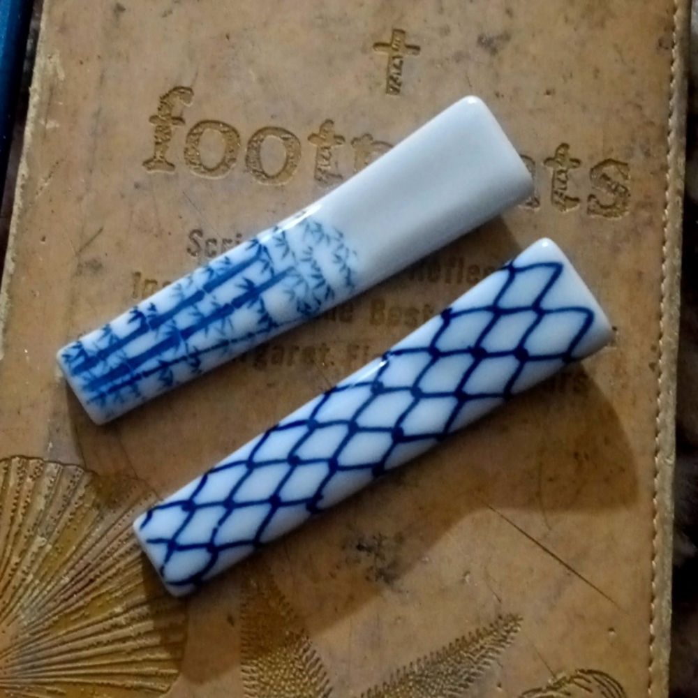 2 Japanese porcelain chopstick holder,rest